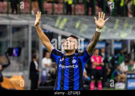 Milan, Italie. 30th août 2022. Marcelo Brozovic (C) du FC Internazionale en action pendant la série Un match de football entre le FC Internazionale et les États-Unis Cremonese au stade Giuseppe Meazza à San Siro. (Note finale; FC Internazionale 3:1 US Cremonese) (photo de Mairo Cinquetti/SOPA Images/Sipa USA) crédit: SIPA USA/Alay Live News Banque D'Images