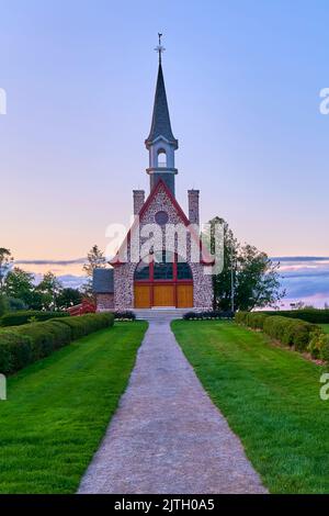 Construite en 1922 avec des fonds donnés par les communautés acadiennes de toute l'Amérique du Nord, l'Église commémorative symbolise le nationalisme acadien et le désir du faire Banque D'Images