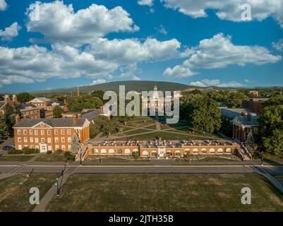 Vue aérienne des bâtiments coloniaux en brique rouge de l'université de Bucknell à Lewisburg en Pennsylvanie Banque D'Images