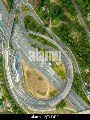 Vue aérienne du péage plaza et de l'intersection du complexe menant au pont suspendu Cuomo à Nyack sur la rivière Hudson à New York Banque D'Images