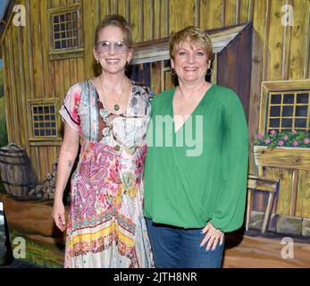 Melissa Gilbert et Alison Arngrim au Hollywood Show de l'été 2022 qui s'est tenu à l'hôtel Marriott Burbank Airport de Los Angeles à Burbank, CA sur 1 juillet 2022 © OConnor / AFF-USA.com Banque D'Images