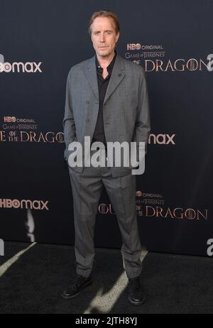 Rhys Ifans arrivant à la première « Maison du Dragon » d’HBO au musée de l’Académie sur 27 juillet 2022 à Los Angeles, CA. © OConnor/AFF-USA.com Banque D'Images