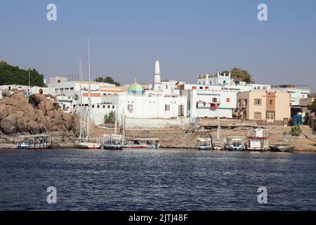 Maisons nubiennes sur l'île Éléphantine à Assouan, Égypte Banque D'Images