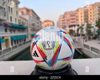 : Coupe du monde de la FIFA Qatar Match ball en Pearl Qatar Retour terrain Banque D'Images