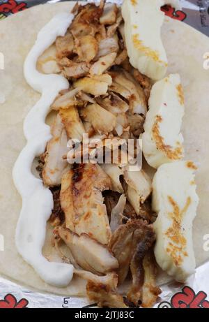 Recette de sandwich au Shawarma au poulet arabe Banque D'Images