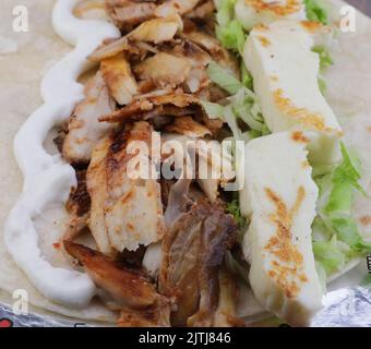 Recette de sandwich au Shawarma au poulet arabe Banque D'Images