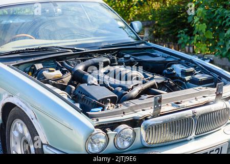 moteur 4,0L V8 d'une Jaguar XJR 1997 Banque D'Images