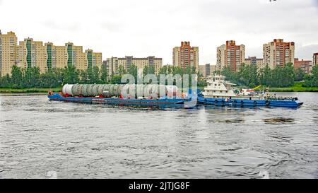 Transport fluvial navigable à Saint-Pétersbourg dans la Fédération de Russie, Russie Banque D'Images