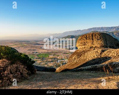 Paysage de Meteora au lever du soleil, Thessalie, Grèce Banque D'Images