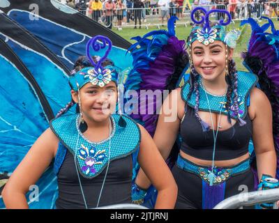 2022 29 août - Royaume-Uni - Yorkshire - Carnaval indien de Leeds - se préparer pour la parade dans le parc Potternewton Banque D'Images