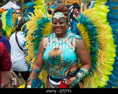 2022 29 août - Royaume-Uni - Yorkshire - Carnaval indien de Leeds - se préparer pour la parade dans le parc Potternewton Banque D'Images