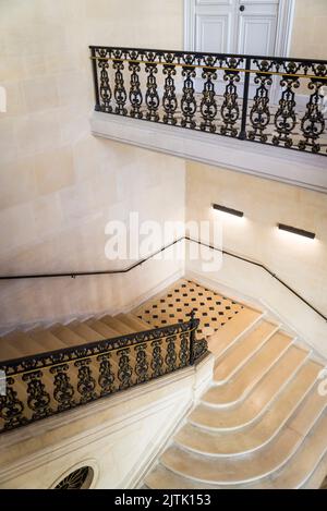 Escalier d'honneur de l'Hôtel le Peletier de Saint-Fargeau, Musée Carnavalet, musée dédié à l'histoire de la ville, situé dans le Marais d Banque D'Images