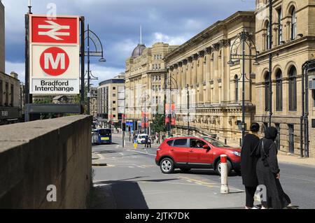 Historique St George's Hall sur Bridge Street dans la ville de Bradford, West Yorkshire, Royaume-Uni Banque D'Images