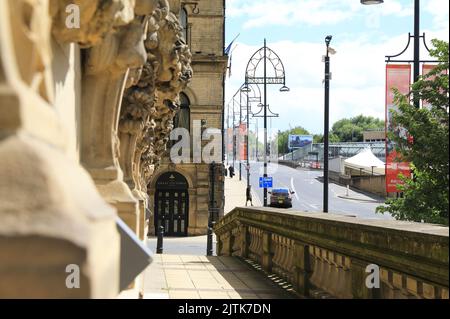 Historique St George's Hall sur Bridge Street dans la ville de Bradford, West Yorkshire, Royaume-Uni Banque D'Images