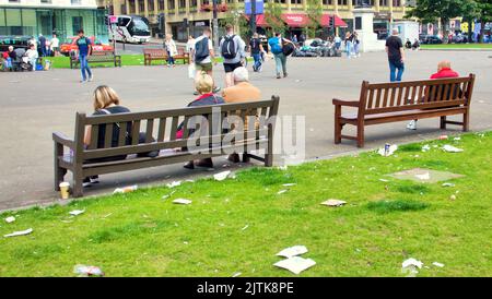 Glasgow, Écosse, Royaume-Uni 31st août 2022. Council bin Strikecontinues dans la ville comme la fin d'édimbourg que le centre-ville est encore un désordre tandis que Buchanan Street le style Mile de l'écosse sa rue commerçante première stinks..Credit Gerard Ferry/Alay Live News Banque D'Images