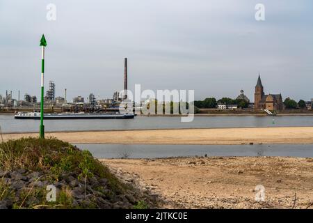 Rhin près d'Emmerich, eau extrêmement basse, niveau du Rhin à 0 cm, tendance à la chute, NRW, Allemagne Banque D'Images