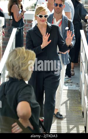 Venise, Italie. 31st août 2022. VENISE, ITALIE - 31 AOÛT : GRETA Gerwig arrive à l'embarcadère de l'Excelsior lors du Festival international du film de Venise de 79th sur 31 août 2022 à Venise, Italie. Credit: dpa/Alay Live News Banque D'Images