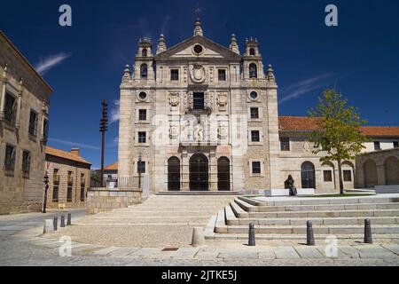 Église et lieu de naissance de Sainte Thérèse de Jésus à Avila, Espagne. Banque D'Images