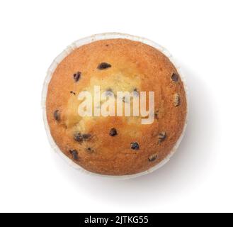 Vue de dessus du muffin aux pépites de chocolat isolé sur blanc Banque D'Images