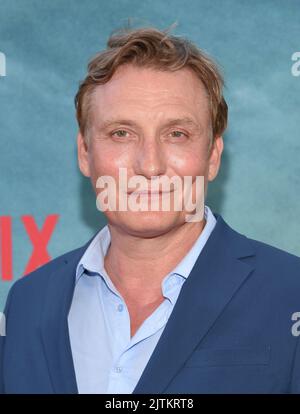 Oliver Masucci arrive à la première de Netflix « Day Shift » à Los Angeles aux cinémas Regal LA Live sur 10 août 2022 à Los Angeles, CA. © OConnor/AFF-USA.com Banque D'Images