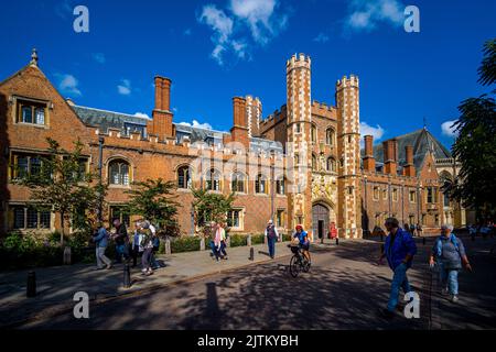 Cambridge St John's College - The Great Gate St John's College University of Cambridge - terminé en 1516. Cambridge Tourisme ville historique de Cambridge. Banque D'Images