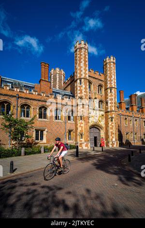 Cambridge St John's College - The Great Gate St John's College University of Cambridge - terminé en 1516. Cambridge Tourisme ville historique de Cambridge. Banque D'Images