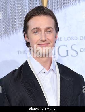 Leon Wadham arrive à la première de Los Angeles « The Lord of the Rings ...