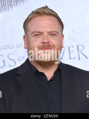 Owain Arthur arrivée à la première de Los Angeles « The Lord of the Rings: The Rings of Power », qui s'est tenue aux studios Culver de Culver City, CA sur 15 août 2022. © OConnor / AFF-USA.com Banque D'Images