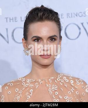 EMA Horvath arrive à la première de Los Angeles « The Lord of the Rings