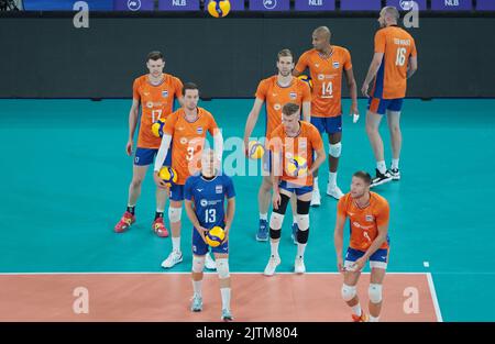 LJUBLJANA, SLOVÉNIE - AOÛT 31 : l'équipe des pays-Bas en action lors du Championnat du monde masculin de volley-ball de la FIVB - Pool F - phase préliminaire de match entre les pays-Bas et l'Iran à l'Arena Stozice sur 31 août 2022 à Ljubljana, Slovénie (photo de l'agence Borut Zivulovic/BSR) Banque D'Images