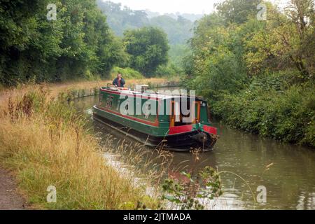 Canal narrowboat sur le canal Kennet et Avon entre Avonclif et Bradford sur Avon Wiltshire Banque D'Images