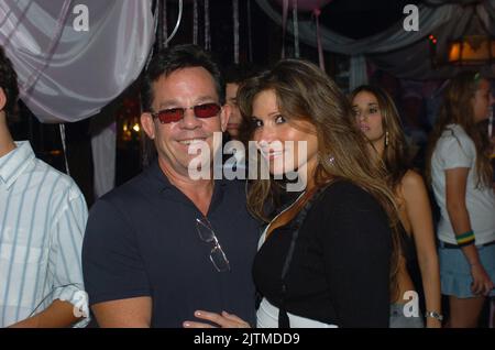 Miami, États-Unis d'Amérique. 09th avril 2013. COUVERTURE EXCLUSIVE VENDREDI 1st 2004 OCTOBRE l'ATV - Amber Celebrity Awards 2004 'The Official Party for Amber's 12th Birthday @ Jimmy Z Miami Beach, Florida People: Jr and Lauren Ridinger T Credit: Storms Media Group/Alay Live News Banque D'Images