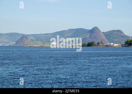 Baie de Guanabara vue depuis le boulevard olympique au centre de Rio de Janeiro, Brésil. Banque D'Images