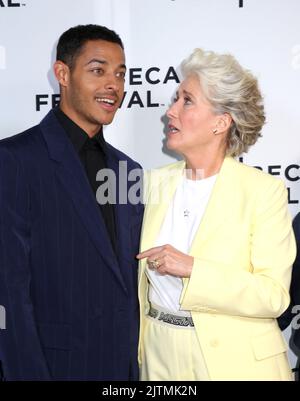 Daryl McCormack et Emma Thompson assistent au Festival du film de Tribeca - "bonne chance à vous, Leo Grande" première tenue au SVA Theatre sur 15 juin 2022 à New York, NY ©Steven Bergman/AFF-USA.COM Banque D'Images