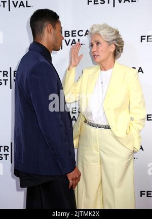 Daryl McCormack et Emma Thompson assistent au Festival du film de Tribeca - "bonne chance à vous, Leo Grande" première tenue au SVA Theatre sur 15 juin 2022 à New York, NY ©Steven Bergman/AFF-USA.COM Banque D'Images