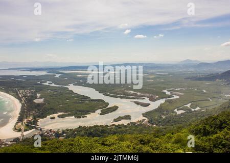 Vue depuis le sommet de la pierre télégraphique de Rio de Janeiro, Brésil. Banque D'Images