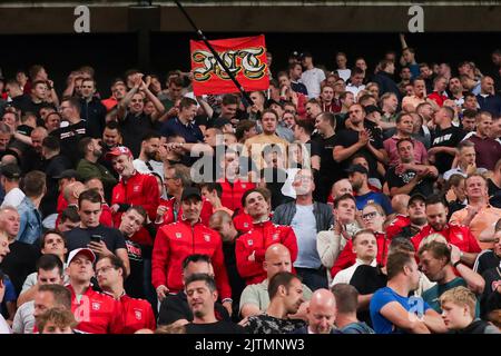 ENSCHEDE, PAYS-BAS - AOÛT 31 : fans du FC Twente pendant le match hollandais entre le FC Twente et l'Excelsior Rotterdam au Grolsch Veste on 31 août 2022 à Enschede, pays-Bas (photo de Peter sous/Orange Pictures) Banque D'Images