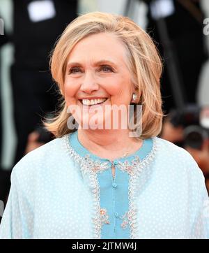 Venise, Italie. 31st août 2022. Hillary Clinton assiste au « bruit blanc » et à la cérémonie d'ouverture du tapis rouge au Festival international du film de Venise 79th sur 31 août 2022 à Venise, en Italie. ( Credit: SIPA USA/Alamy Live News Banque D'Images