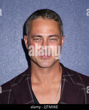 Taylor Kinney participe au salon NBCUniversal 2022 organisé à l'hôtel Mandarin Oriental, 16 mai 2022, New York ©Steven Bergman/AFF-USA.COM Banque D'Images