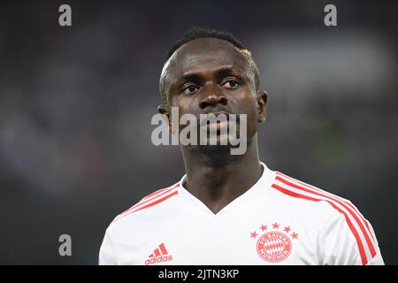 KOELN, ALLEMAGNE - AOÛT 28 2022: Sadio Mane. Rhein Energie Stadion. Le match de football de DFB-Pokal Viktoria Koeln vs FC Bayern Munich Banque D'Images