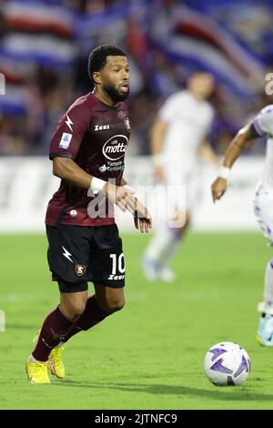 Foto Alessandro Garofalo/Lapresse 28 agosto 2022 Salerno, Italia sport calcio Salernitana vs Sampdoria - Campionato di calcio série A Tim 2022/2023 - Stadio Arechi. Nella foto: Tonny Vilhena (USA Salerntana 1919); 28 août 2022 Salerno, Italie football sportif Salerntana vs Samdoria - Ligue italienne de football de championnat A 2022/2023 - Stade Arechi. Dans la photo: Tonny Vilhena (US Salernitana 1919); Banque D'Images