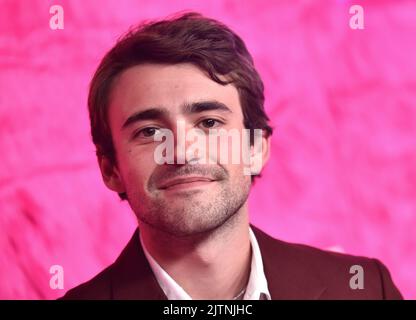 Charlie Rowe arrivant à Peacock Original 'Angelyne' Hollywood Premiere au Pacific Design Center sur 10 mai 2022 à West Hollywood, CA. © OConnor/AFF-USA.com Banque D'Images