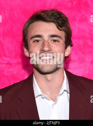 Charlie Rowe arrivant à Peacock Original 'Angelyne' Hollywood Premiere au Pacific Design Center sur 10 mai 2022 à West Hollywood, CA. © OConnor/AFF-USA.com Banque D'Images