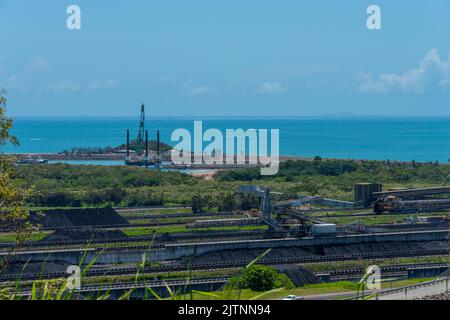 Deux terminaux de charbon situés dans le port, le terminal de charbon Hay point (HPCT) et le terminal de charbon Dalrymple Bay (DBCT), sont en service dans les mines de charbon du centre du Queensland Banque D'Images