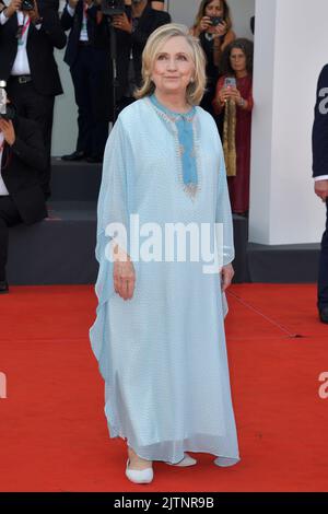 Venise, Italie. 01st septembre 2022. Hillary Clinton assiste au « bruit blanc » et à la cérémonie d'ouverture du tapis rouge au Festival international du film de Venise 79th sur 31 août 2022 à Venise, en Italie. Photo: Paolo Cotello/imageSPACE/Sipa USA crédit: SIPA USA/Alay Live News Banque D'Images