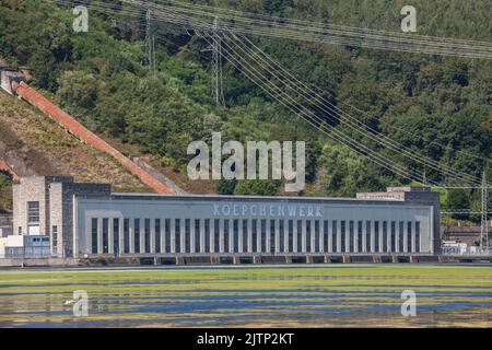 lac Hengstey, réservoir, vue sur la RWE Koepchenwerk, usine de stockage par pompage, Herdecke, Rhénanie-du-Nord-Westphalie, Allemagne. Elodea. Hengsteyse Banque D'Images