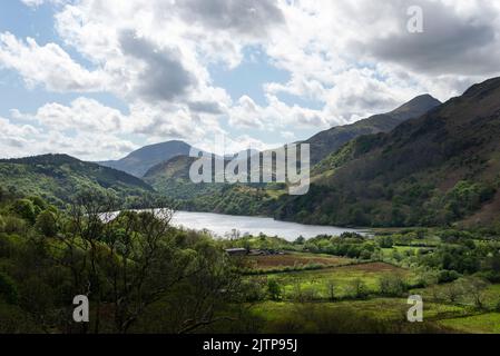 Llyn Gwynant et Nantgwynant, parc national de Snowdonia, pays de Galles du Nord. Banque D'Images