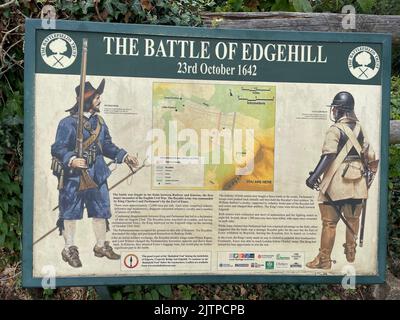 BATTLE OF EDGE HILL, WARWICKSHIRE, 1642. Panneau d'affichage surplombant le site. Photo : Tony Gale Banque D'Images