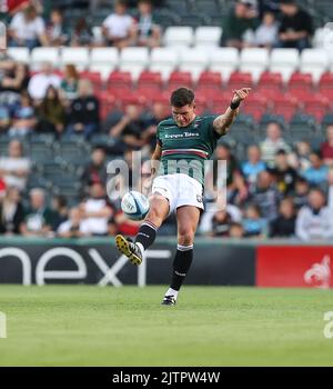 26.8.2022 Leicester, Angleterre. Rugby Union. Freddie Burns of Tigers prend sa place lors du match amical d'avant-saison Banque D'Images