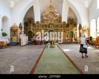 Zelenodolsk, Russie - 25 août 2022 : intérieur de la cathédrale au nom de la Trinité de Raifa Bogoroditsky. C'est le plus grand acte Banque D'Images